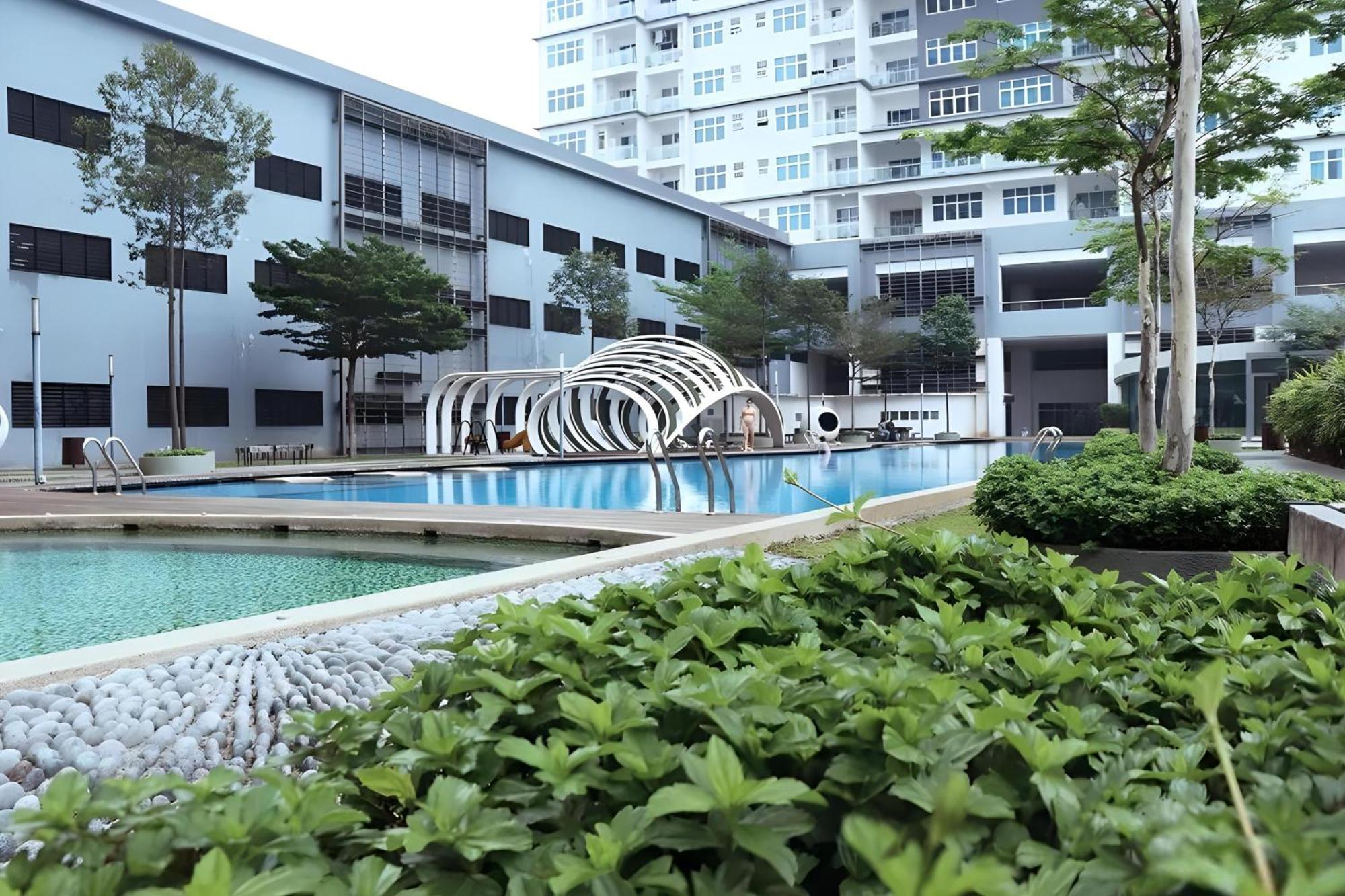 Le Thompson - Puchong Center Ioi Mall Ngoại thất bức ảnh